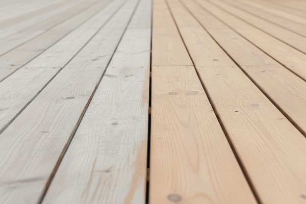 Terrasse bois - Nettoyage et dégrisement en Charente-Maritime